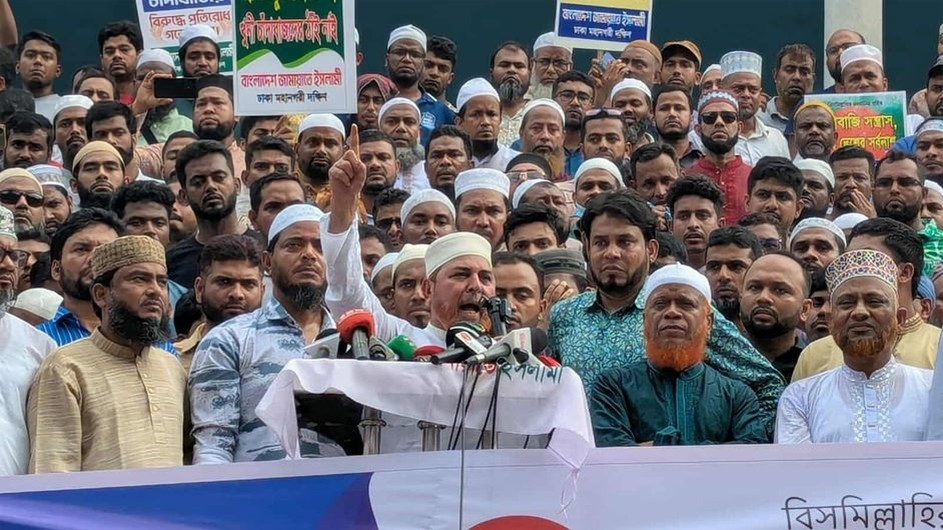 খালি নির্বাচন নির্বাচন করেন, খুনি চাঁদাবাজদের বিরুদ্ধে কথা বলেন না কেন?