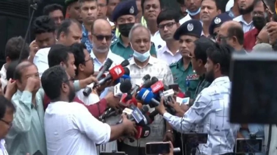 মালয়েশিয়া থেকে ফেরত আসা কেউ জঙ্গি নয় : স্বরাষ্ট্র উপদেষ্টা