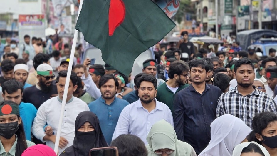 ঝুঁকি নিয়েই গোপালগঞ্জে প্রবেশ করলেন এনসিপি নেতারা