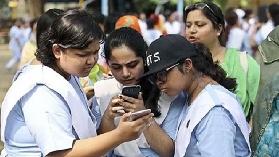 এসএসসির ফল নিয়ে অসন্তুষ্টি থাকলে খাতা পুনঃনিরীক্ষা করবেন যেভাবে