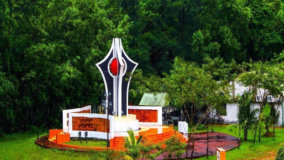 নোবিপ্রবি শিক্ষার্থীদের উপর দুর্বৃত্তদের হামলা