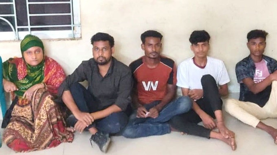 লাতু সীমান্তে ৫ জনকে পুশইন করে বিএসএফ