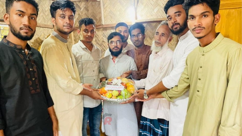 ‎১১ জুলাই স্মরণে আন্দোলনে আহতদের সম্মাননা প্রদান করলো কুবি ছাত্রশিবির