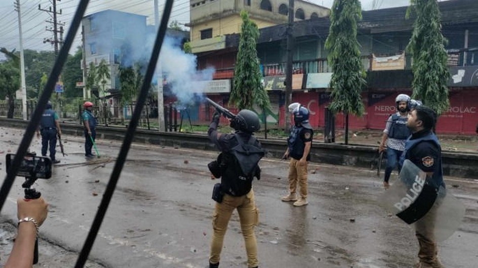 বিক্ষোভ দমনে নির্বিচারে গুলি চালানোর নির্দেশ দিয়েছিলেন শেখ হাসিনা