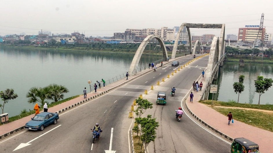 রাত ১১টা পর্যন্ত হাতিরঝিলে যান চলাচল বন্ধ