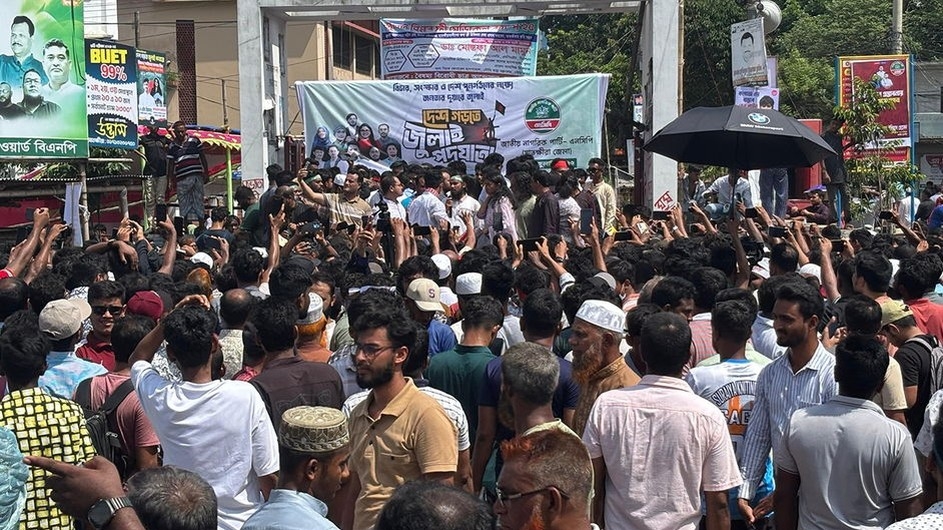 কয়েকটি আসনের লোভ দেখিয়ে এনসিপিকে কেনা যাবে না: নাহিদ