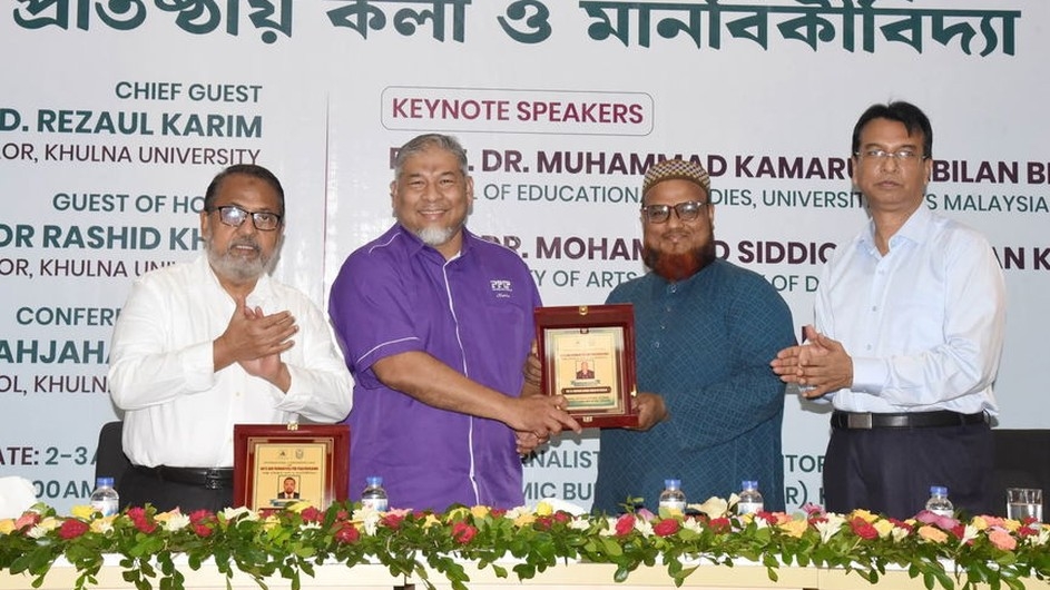 খুবিতে আন্তর্জাতিক সম্মেলন, গবেষকদের মিলনমেলায় উচ্ছ্বসিত শিক্ষার্থীরা