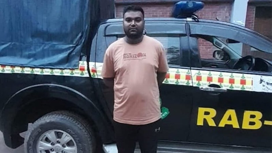 অ্যাম্বুলেন্স আটকে রাখায় নবজাতকের মৃত্যুর ঘটনার মূলহোতা গ্রেপ্তার