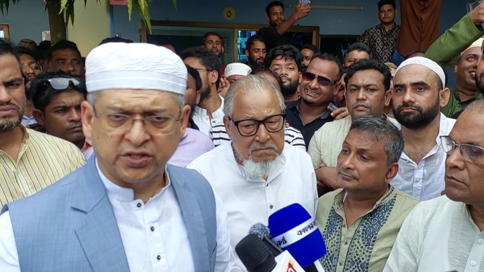 ফ্যাসিবাদবিরোধী আন্দোলনে হেফাজতের বিরাট অবদান ছিল : সালাহউদ্দিন