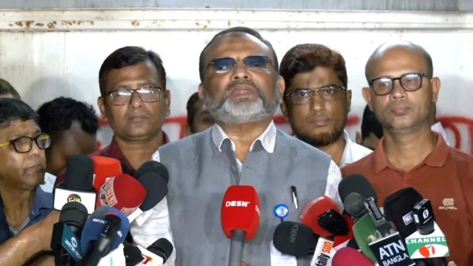 ঢাবিতে হল রাজনীতির পক্ষে ছাত্রদলসহ অধিকাংশ সংগঠন