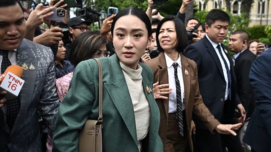 ক্ষমতাচ্যুত হলেন থাইল্যান্ডের প্রধানমন্ত্রী