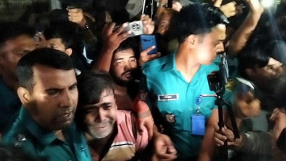 ধানমন্ডি ৩২ নম্বরে আ. লীগ কর্মী সন্দেহে তিনজনকে গণপিটুনি