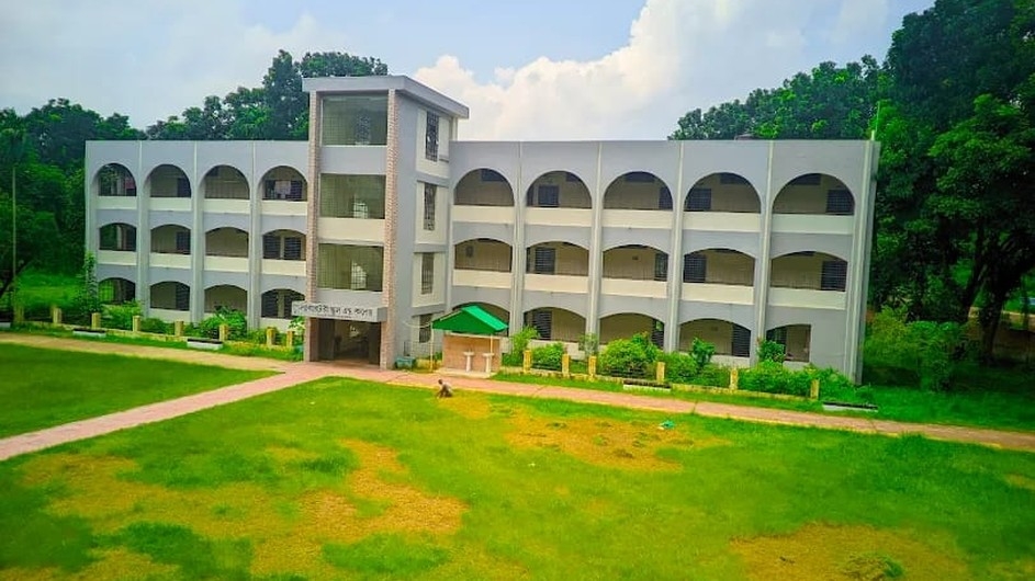 ইবি ল্যাবরেটরি কলেজে পাশের হার ৩০.৭৭