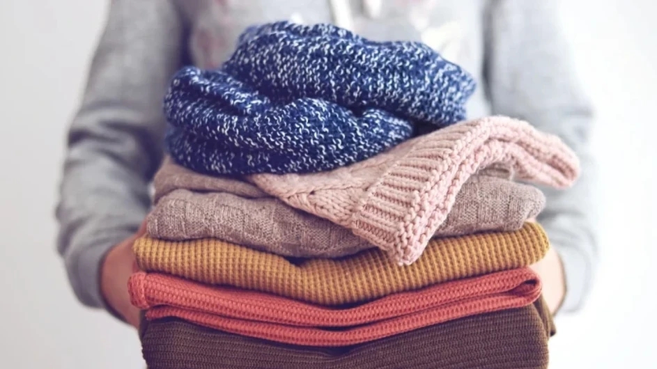 শীতের কাপড়ের গন্ধ দূর করবেন যেভাবে