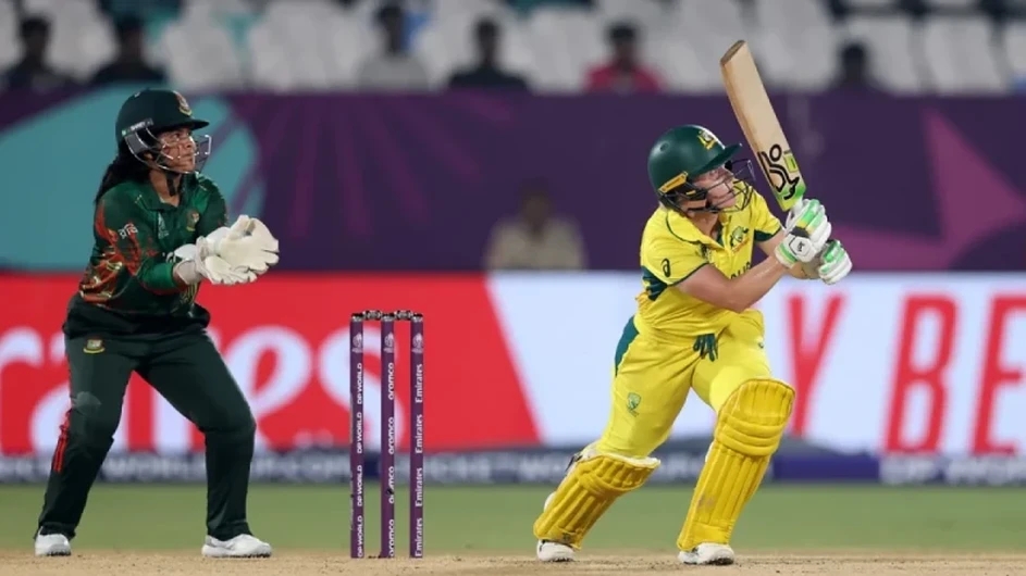 অস্ট্রেলিয়ার কাছে ১০ উইকেটে উড়ে গেল বাংলাদেশ