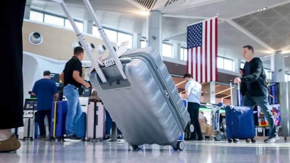 যুক্তরাষ্ট্রে ৩৫ দিন ধরে অচল সরকার, বিমানবন্দরে তীব্র বিশৃঙ্খলা