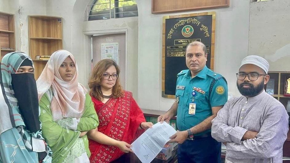 ছবি এডিট করে ফেসবুকে প্রচারের ঘটনায় মামলা করলেন ঢাবি শিক্ষক মোনামি