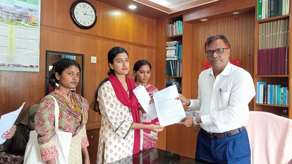 ইবির সেই অভিযুক্ত শিক্ষকের বিরুদ্ধে লিখিত অভিযোগ