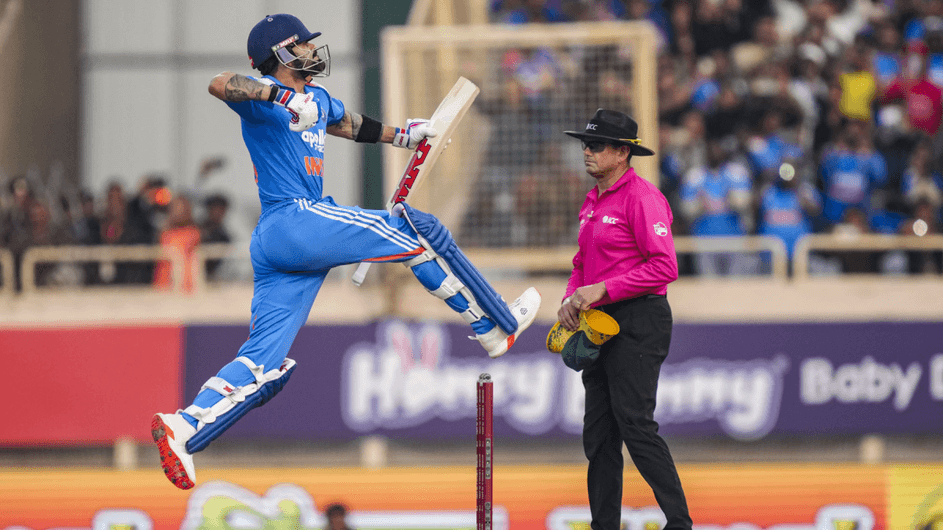 টানা দুই ম্যাচে সেঞ্চুরি করলেন কোহলি