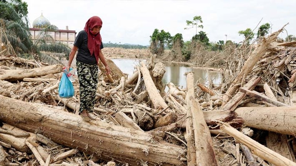 ইন্দোনেশিয়ায় বন্যা-ভূমিধসে নিহতের সংখ্যা ছাড়াল ৯০০
