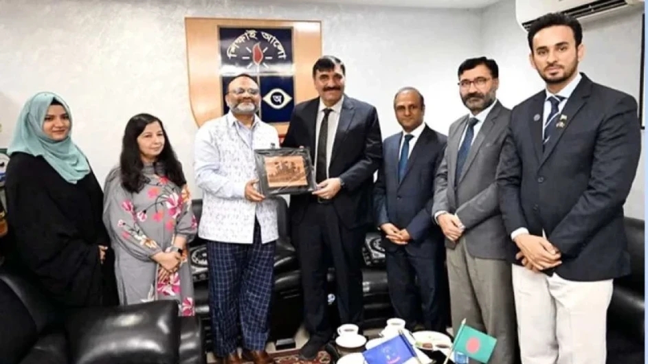 ঢাবি উপাচার্যের সঙ্গে পাকিস্তান উচ্চশিক্ষা কমিশনের প্রতিনিধিদলের সাক্ষাৎ