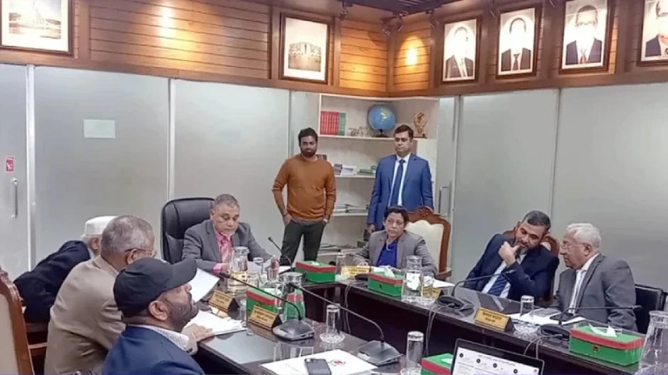 নির্বাচন ও গণভোটের তফসিল নিয়ে গুরুত্বপূর্ণ বৈঠকে ইসি