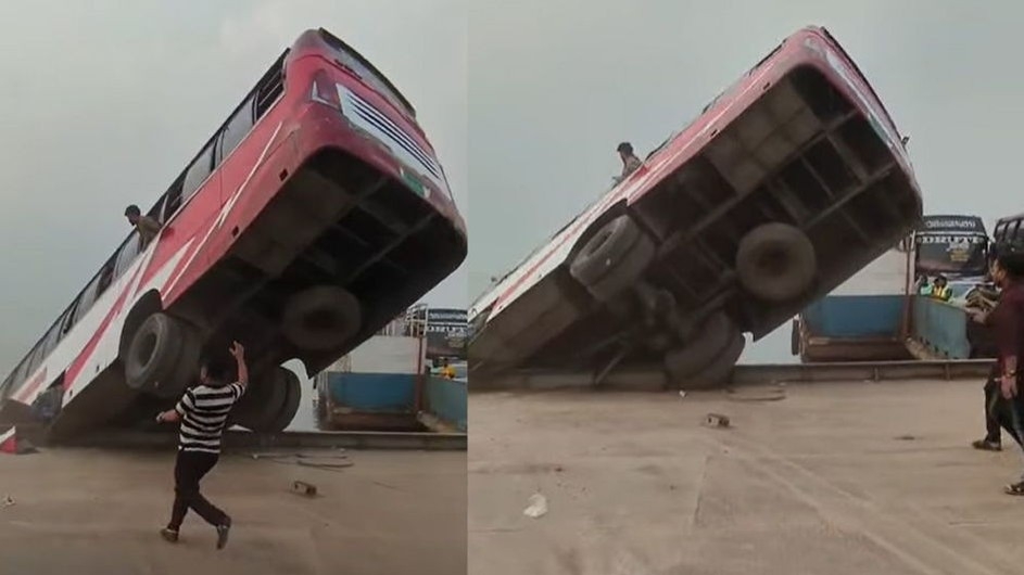 দৌলতদিয়ায় ফেরিতে উঠতে গিয়ে যাত্রীবাহী বাস উল্টে পদ্মা নদীতে, হতাহতের শঙ্কা