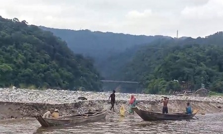 কোম্পানীগঞ্জের পর এবার টার্গেট জাফলং, হচ্ছে পাথর লুট