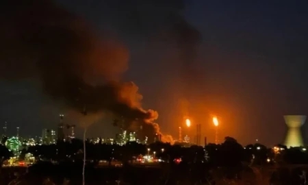 ইসরায়েলের তেল শোধনাগারে ইরানি ক্ষেপণাস্ত্র হামলা, নিহত ৩