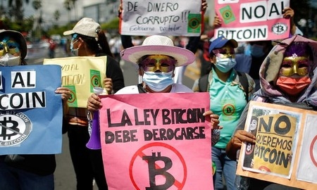 বিশ্বের প্রথম ‘বিটকয়েন জাতি’ এল সালভাদরের ভাগ্যে কী আছে