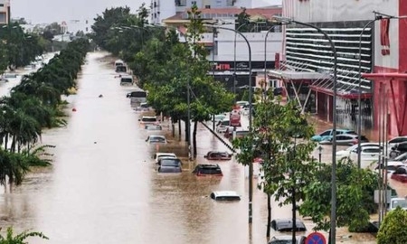ভিয়েতনামে ভূমিধস-বন্যায় মৃত্যু বেড়ে ৯০