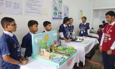 ৬ শতাধিক ক্ষুদে শিক্ষার্থীর অংশগ্রহণে শেষ হলো উদয়নের ‘সায়েন্স কার্নিভাল’